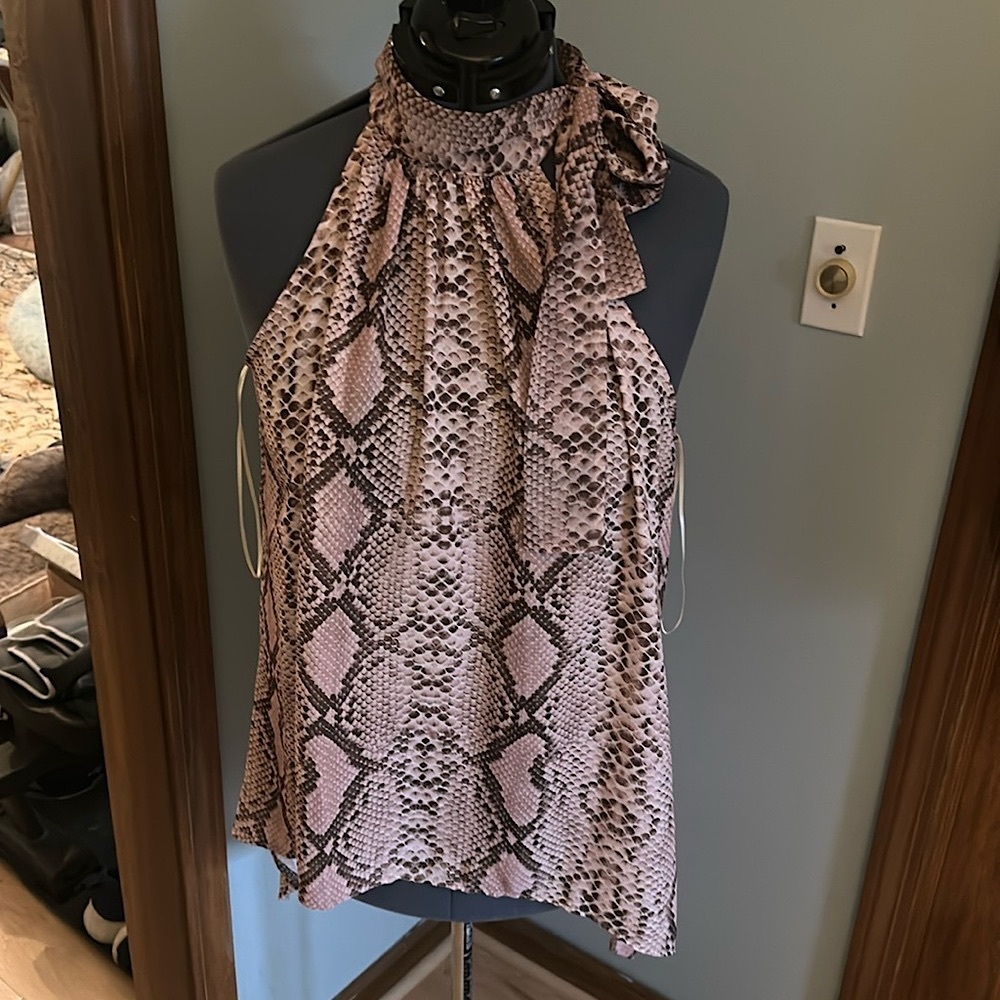 New York & Company summer top, snakeskin pattern. Perfect for warm weather